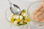 Приготовление блюда по рецепту - Салат фруктовый «Снежинка». Шаг 6